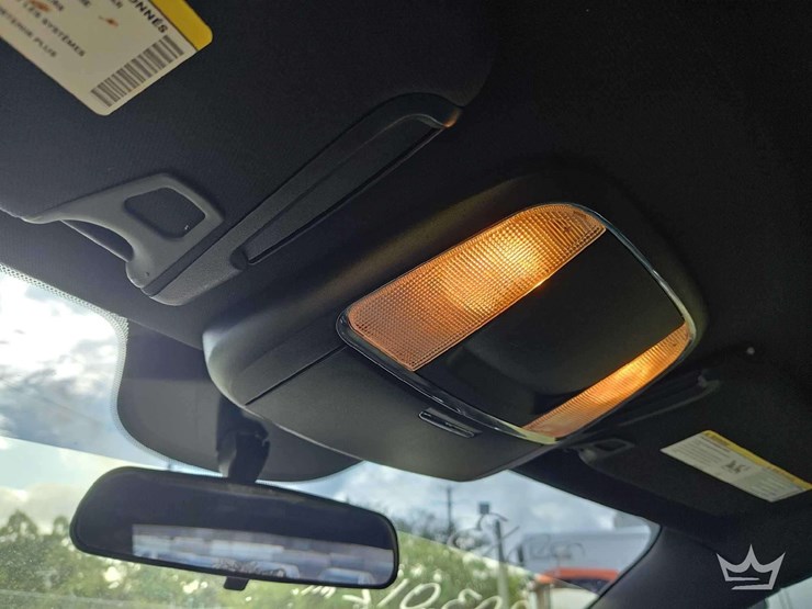 2013-dodge-charger-sedan-image-38