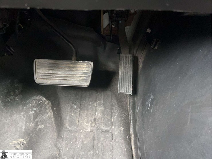 2016-chevrolet-express-s/a-ambulance-image-23