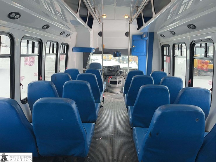 2009-ford-e-series-s/a-24-passenger-bus-image-35