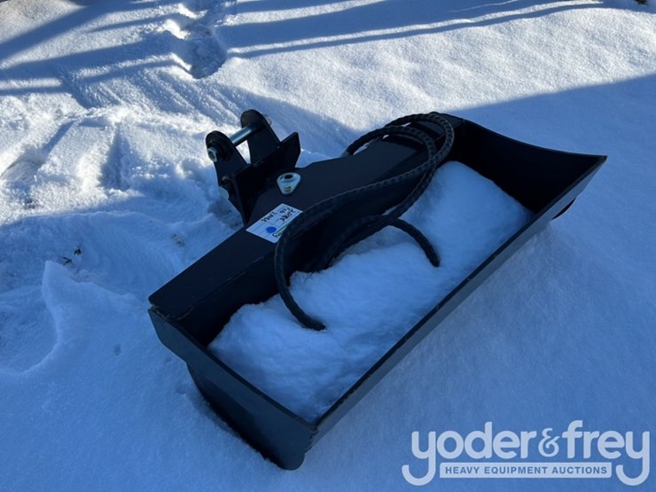 32"-hydraulic-tilt-bucket-to-suit-mini-excavator,-1”-pin-image-1