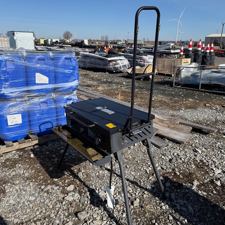 #28510 • The Essens 3-Burner Camp Stove INV# 28510