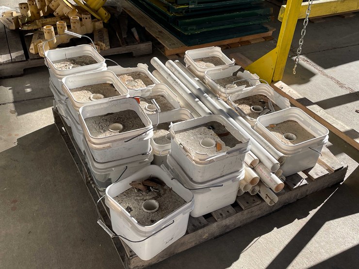 #2785-•-portable-safety-barrier-image-1