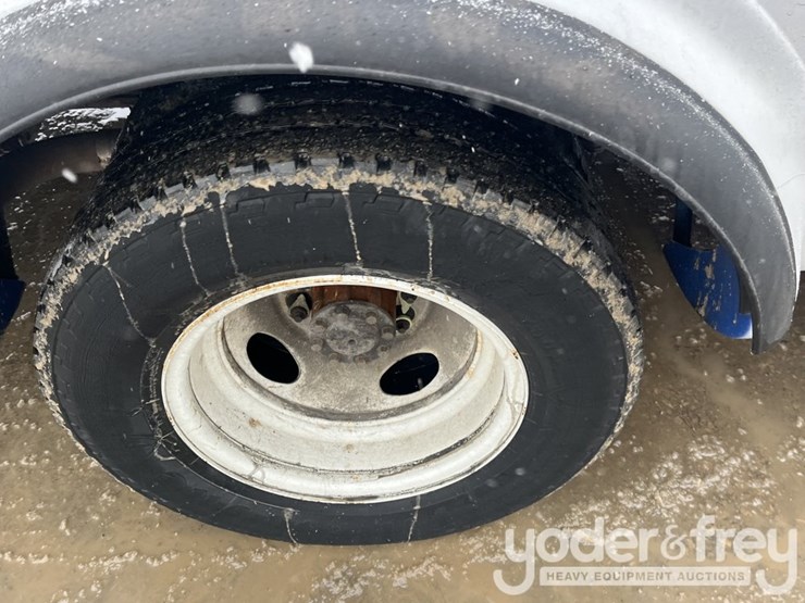 2014-ford-e450-image-10