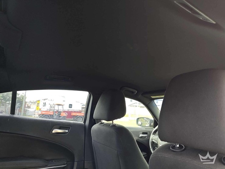 2015-dodge-charger-sedan-image-22