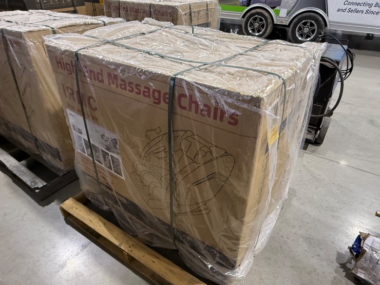 #33689-•-unused-high-end-massage-chair-image-1