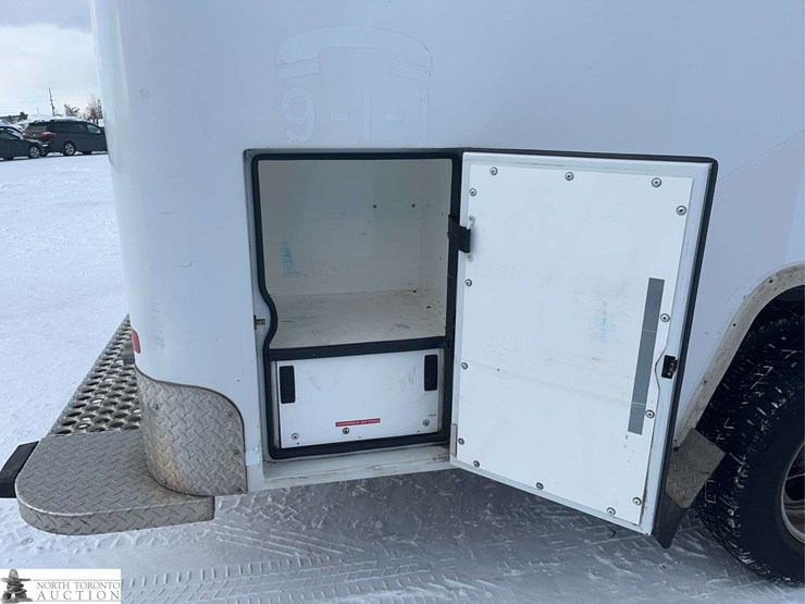 2016-chevrolet-express-s/a-ambulance-image-36