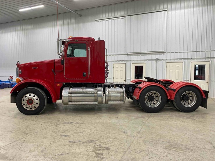 2014-peterbilt-365-image-6