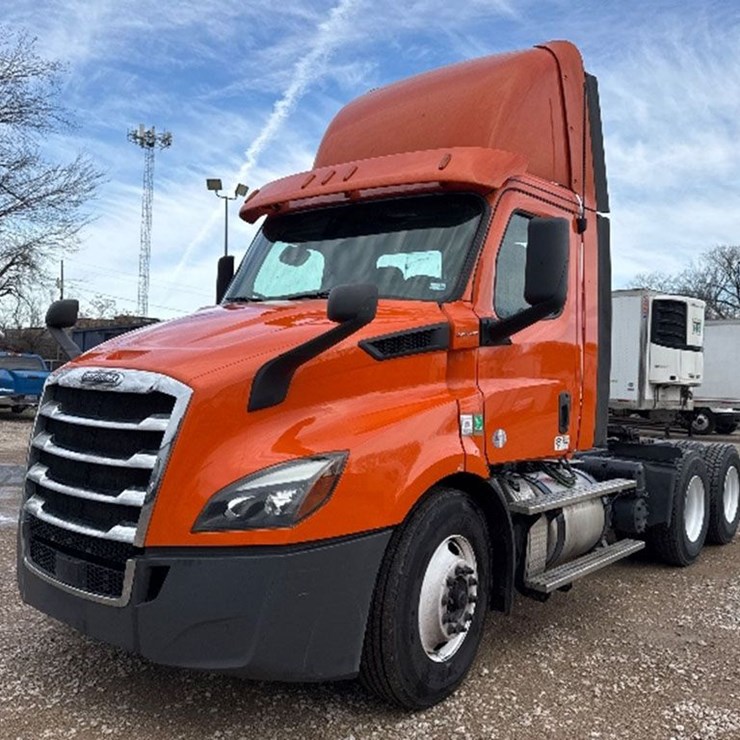 2019 FREIGHTLINER CASCADIA 116