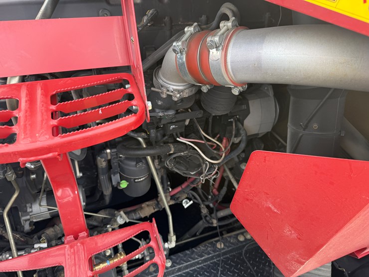 2015-case-ih-7240-image-37