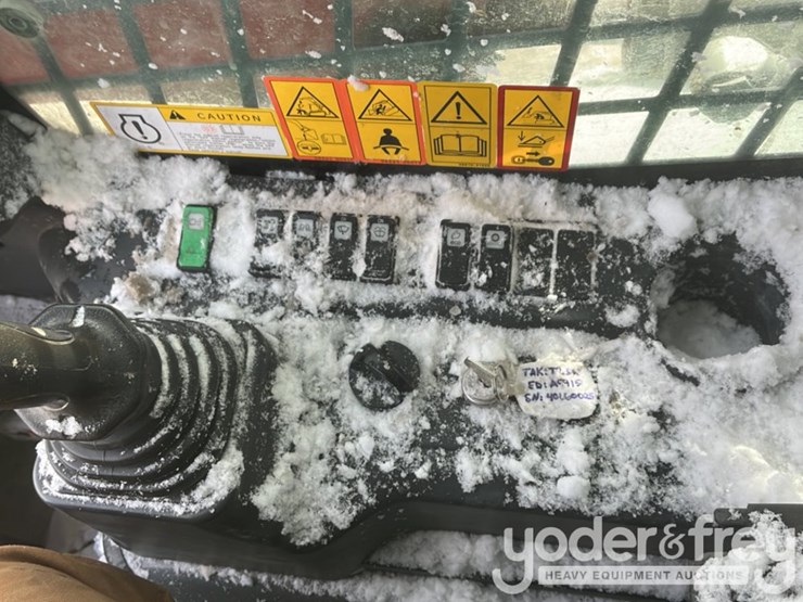 2022-takeuchi-tl12r2-image-39