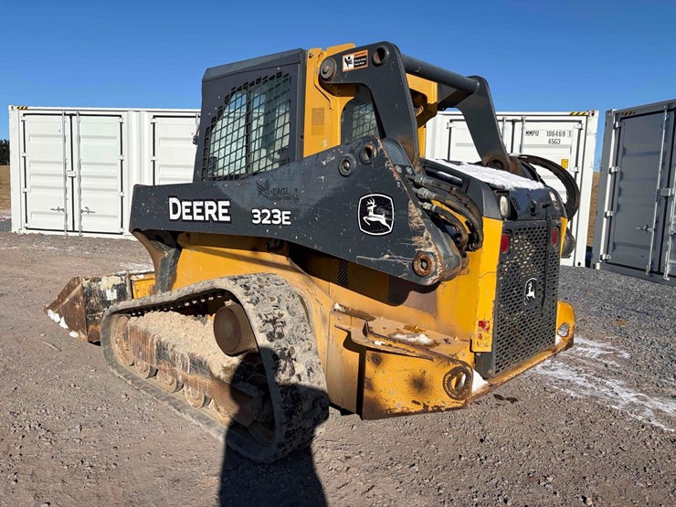 2017-deere-323e-image-5