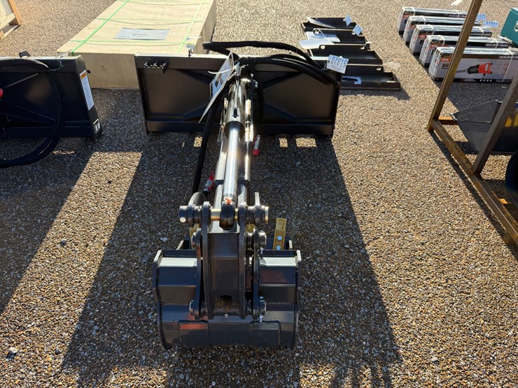 #7815-•-land-honor-big-arm-backhoe-for-skid-steer-image-4