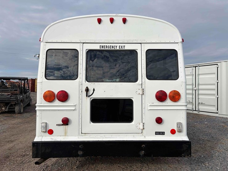 2005-chevrolet-bus-image-4