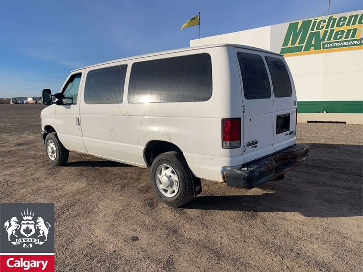 2011-ford-cargo-image-3