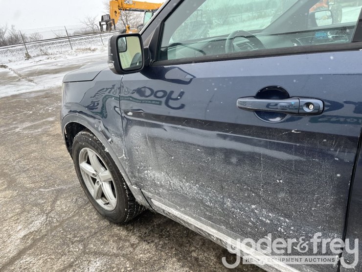 ford-explorer-xlt-image-14