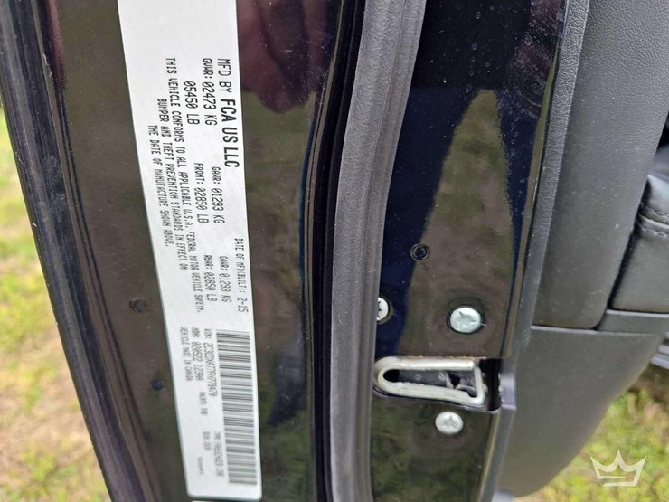 2015-dodge-charger-sedan-image-5