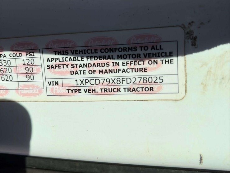 2015-peterbilt-567-image-6