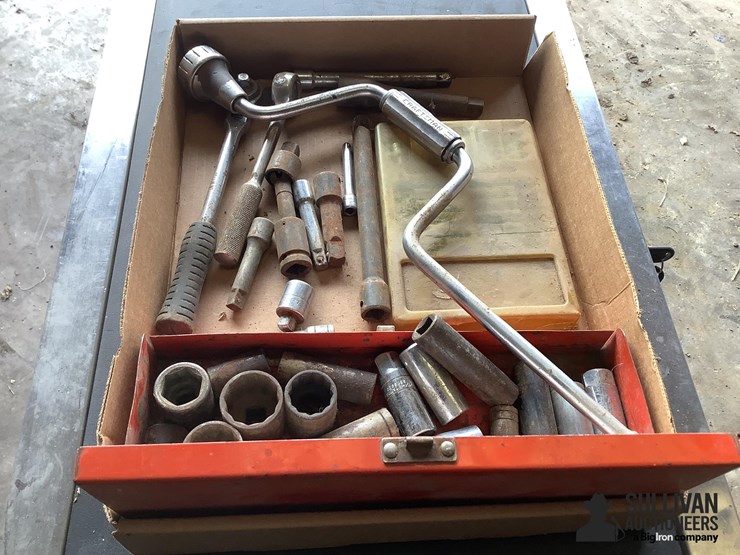 assorted-rachets-&-sockets-image-2