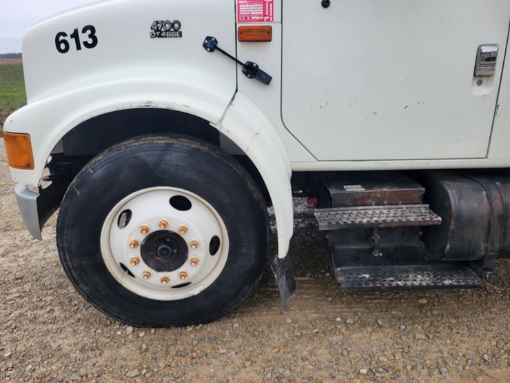 2000-case-ih-4700-image-5