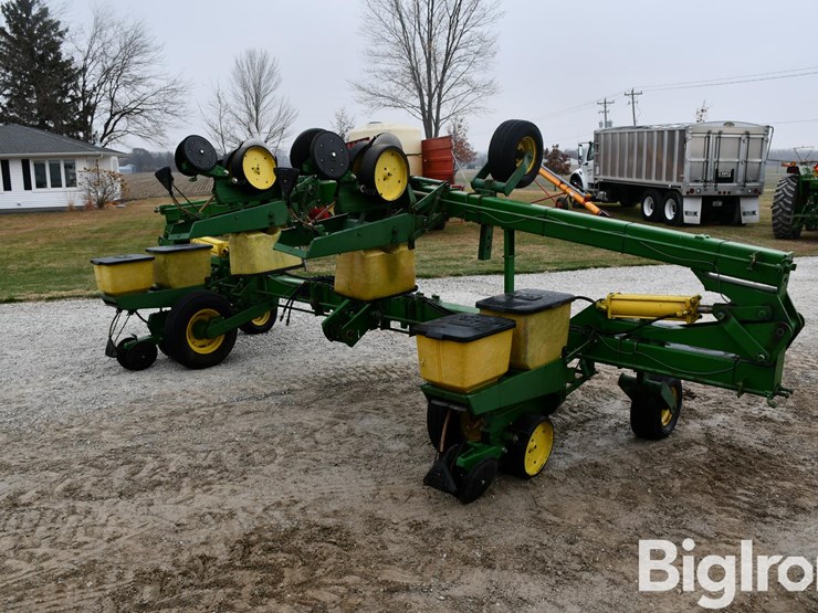 john-deere-male-row-4-0/4-1-planter-image-5