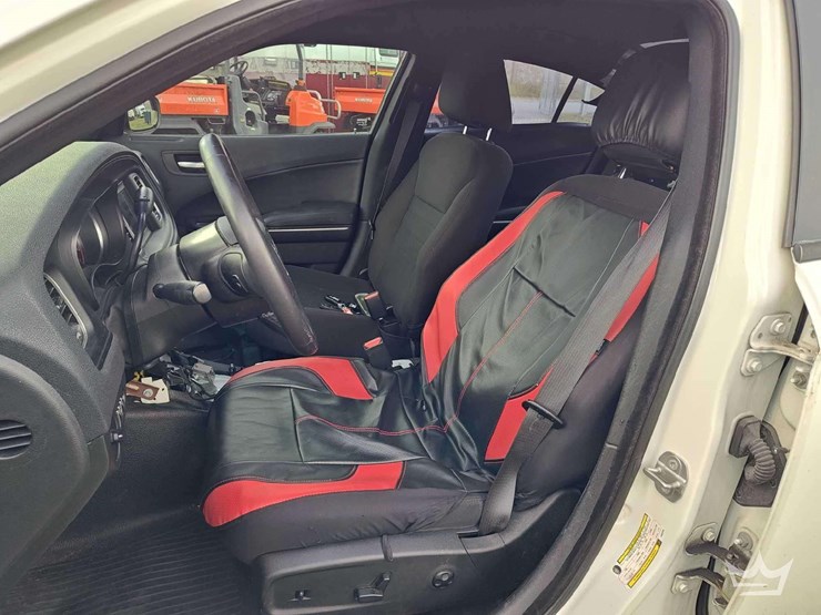 2018-dodge-charger-sedan-image-22