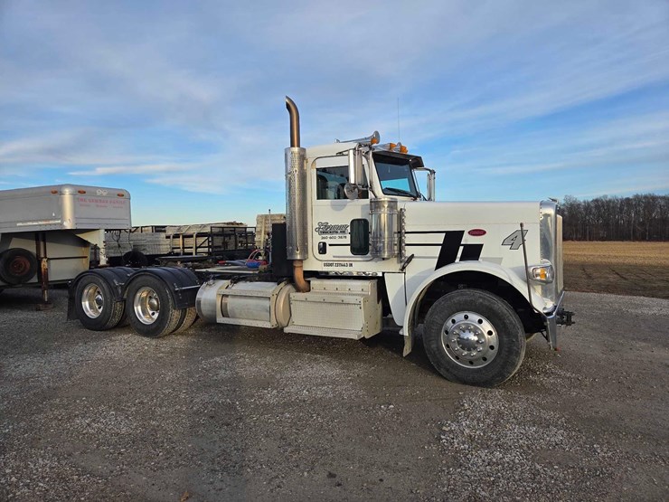 2013-peterbilt-388-image-1