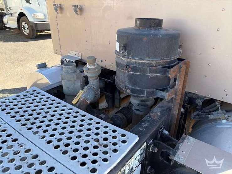 2012-kenworth-t800-image-29