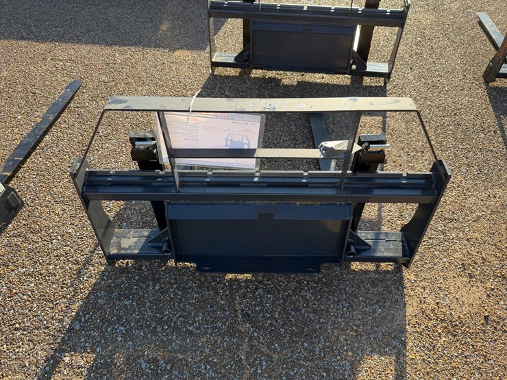 #7863-•-mini-skid-steer-pallet-forks-image-4