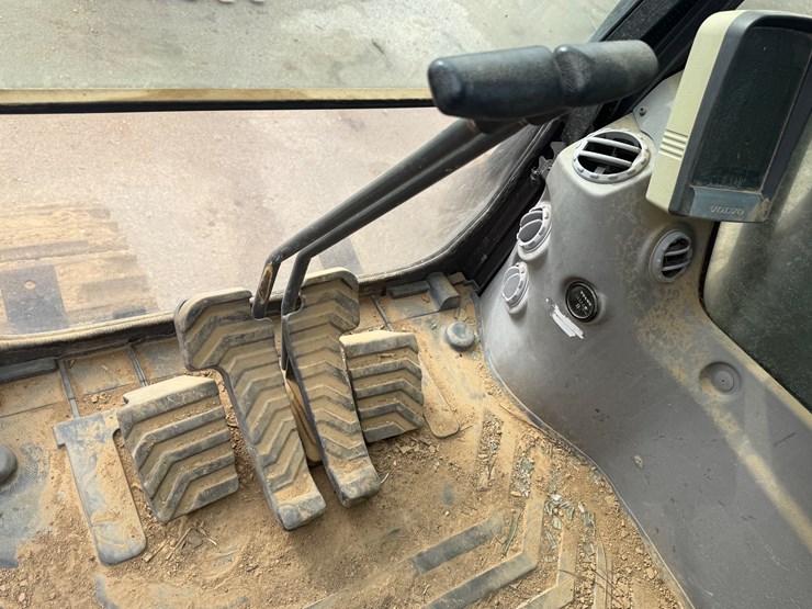 volvo-ec330-image-51