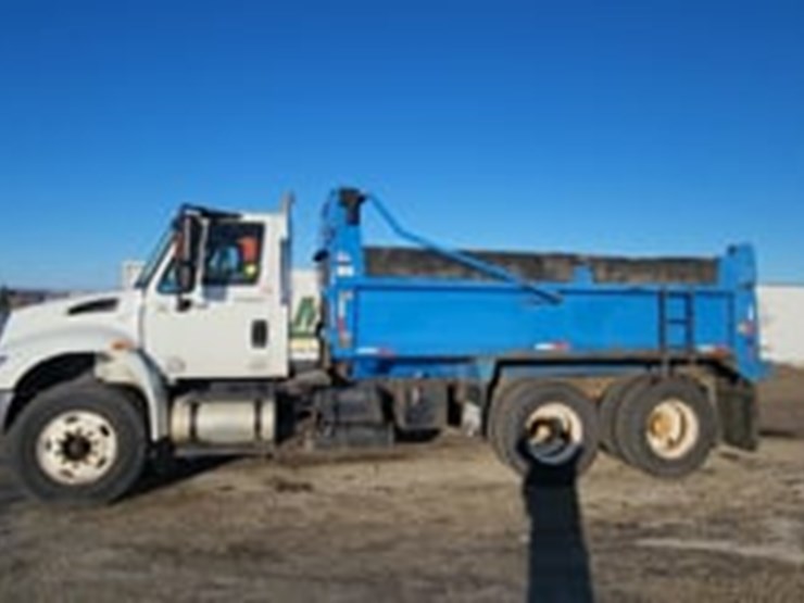 2009-international-durastar-4400-image-5