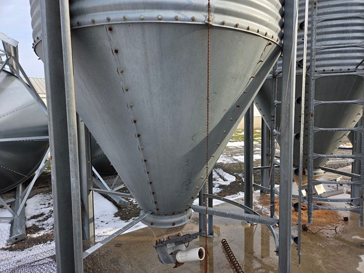 4-ton-hog-slat-feed-bin-#27-image-4