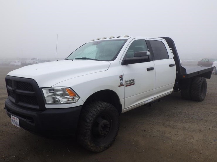 2016-dodge-3500-image-1