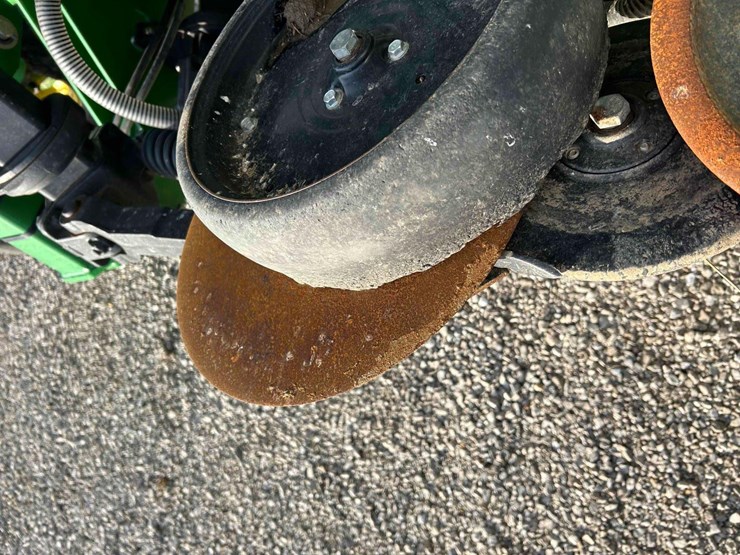 2013-john-deere-1990ccs-image-38