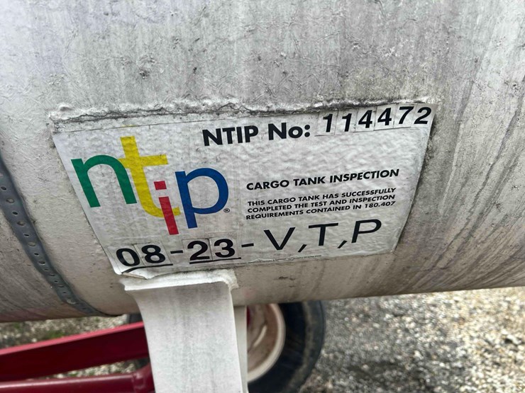 1000-gal.-nh3-tank-on-gear-#31-image-12