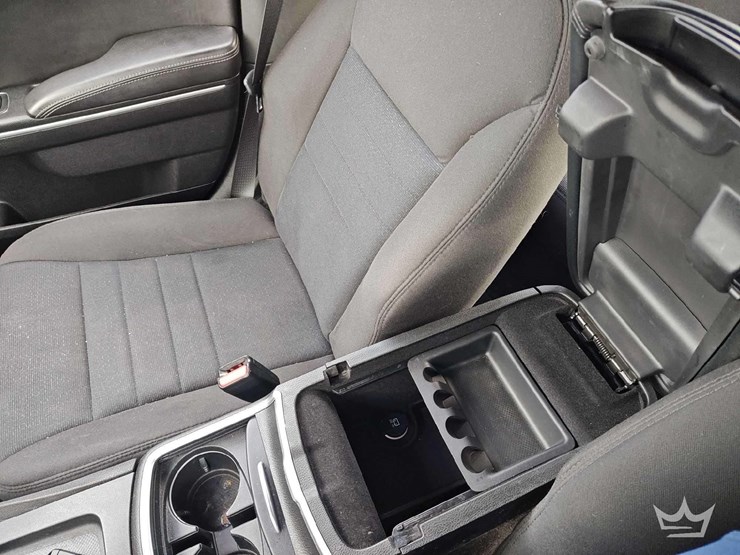 2018-dodge-charger-sedan-image-17