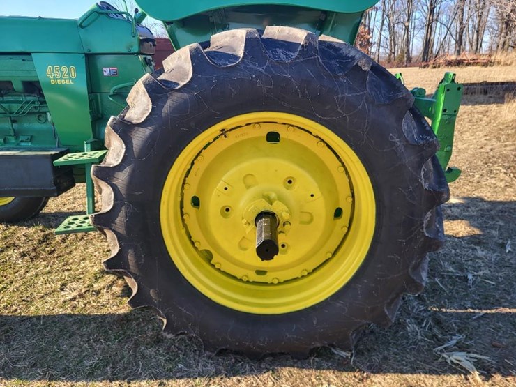 john-deere-4520-image-24