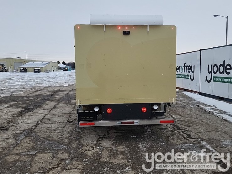 2015-gmc-savana-g4500-image-5