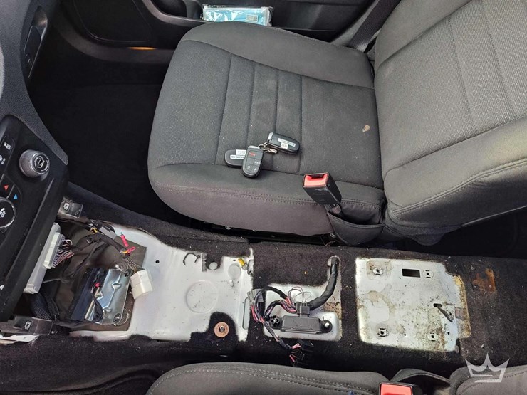 2013-dodge-charger-sedan-image-32