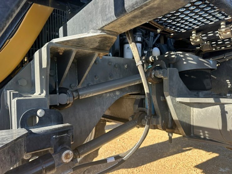 #4295-•-**rogator-900c-4x4-self-propelled-sprayer-agca0900lnnnl1061-image-12