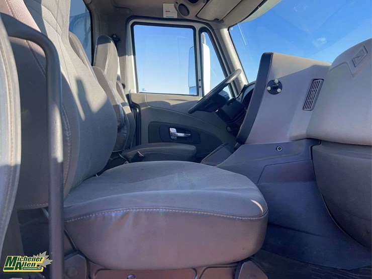 2017-international-prostar-image-15