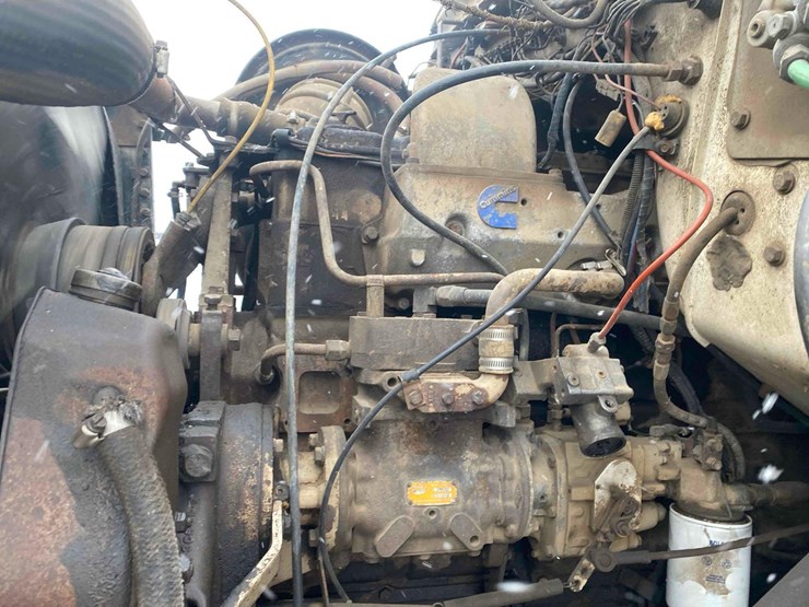 1983-ford-9000-image-56