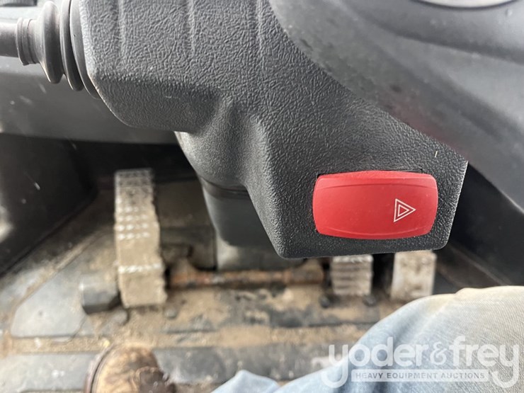 2016-hyundai-hl955-image-21