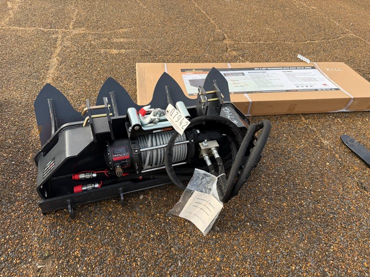 #7942-•-skid-steer-hyd-winch-image-6