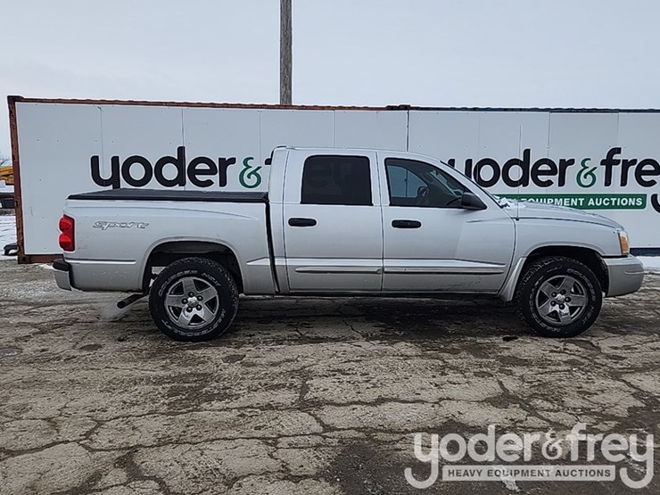 2011-dodge-dakota-image-7