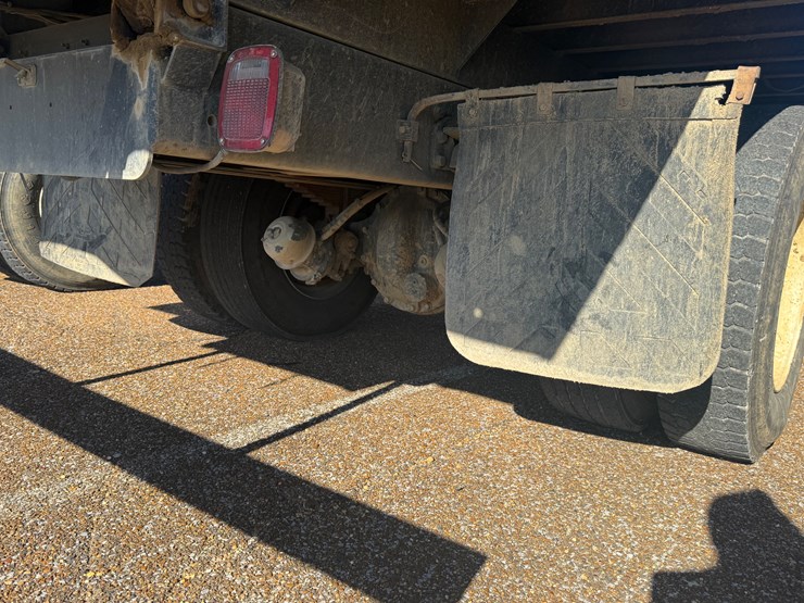 2018-international-durastar-4400-image-24