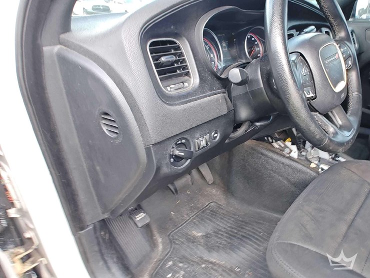 2017-dodge-charger-sedan-image-18