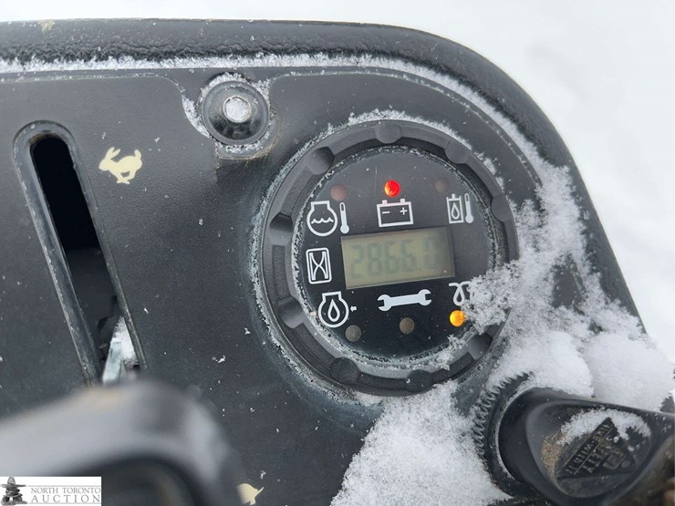 2013-john-deere-7400-image-10