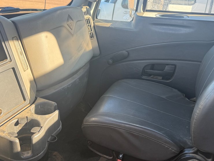 2018-international-durastar-4400-image-48