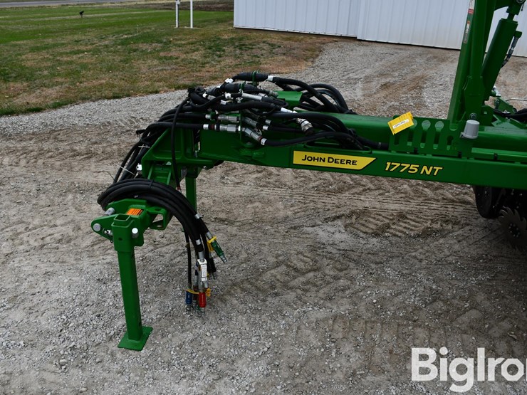 2023-john-deere-1775nt-image-12