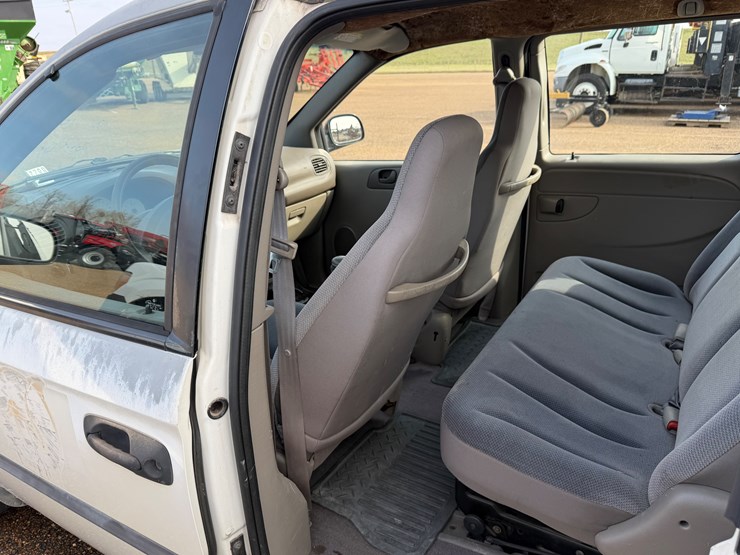#7788-•-2003-dodge-minivan-image-12